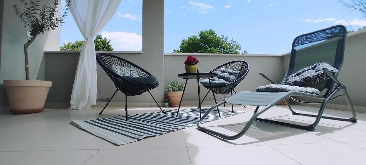 Gorgeous Villa Lola With Private Heated Pool Fazana